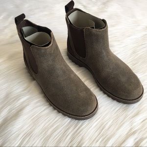 NWOB Big Kids Ugg Callum Bomber Boots